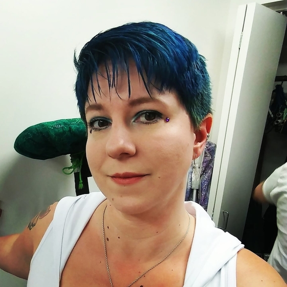 Meet your Posher, Allison - Picture 1 of 1